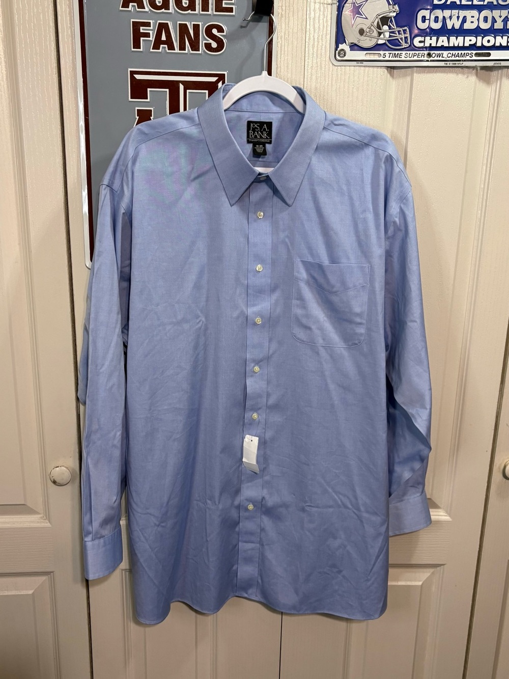 Jos. A. Bank Light Blue Men's Dress Shirt - Classic Button-Down